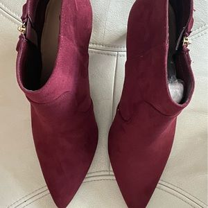 Solid Burgundy Purple Ankle Booties Size 10M New By Bella Vita